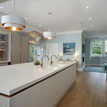 Luxury - Contemporary - Lakeland - Sleeps 10 - Stunning Lake Views *