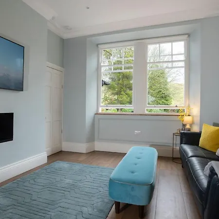 Luxury - Contemporary - Lakeland - Sleeps 10 - Stunning Lake Views *