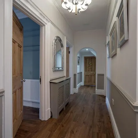 Дом отдыха Luxury - Contemporary - Lakeland - Sleeps 10 - Stunning Lake Views Уиндермир