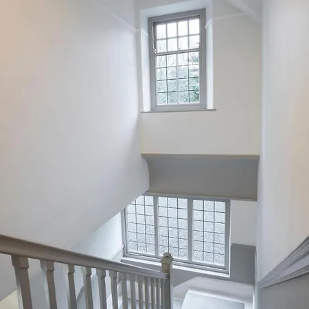 Luxury - Contemporary - Lakeland - Sleeps 10 - Stunning Lake Views * Уиндермир