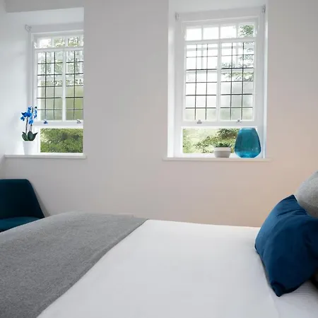 Luxury - Contemporary - Lakeland - Sleeps 10 - Stunning Lake Views Windermere