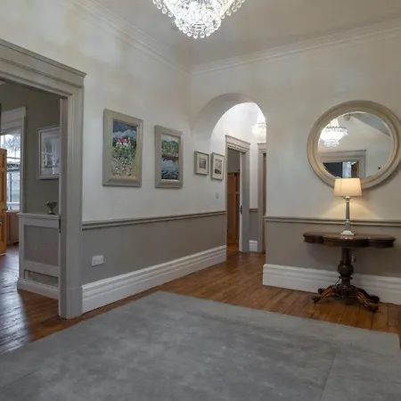 Luxury - Contemporary - Lakeland - Sleeps 10 - Stunning Lake Views * Уиндермир