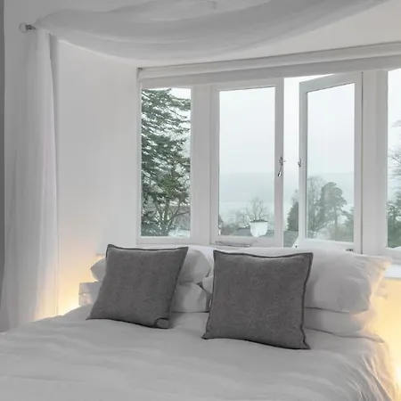 Luxury - Contemporary - Lakeland - Sleeps 10 - Stunning Lake Views * Уиндермир