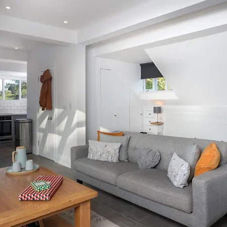 Luxury - Contemporary - Lakeland - Sleeps 10 - Stunning Lake Views Дом отдыха *